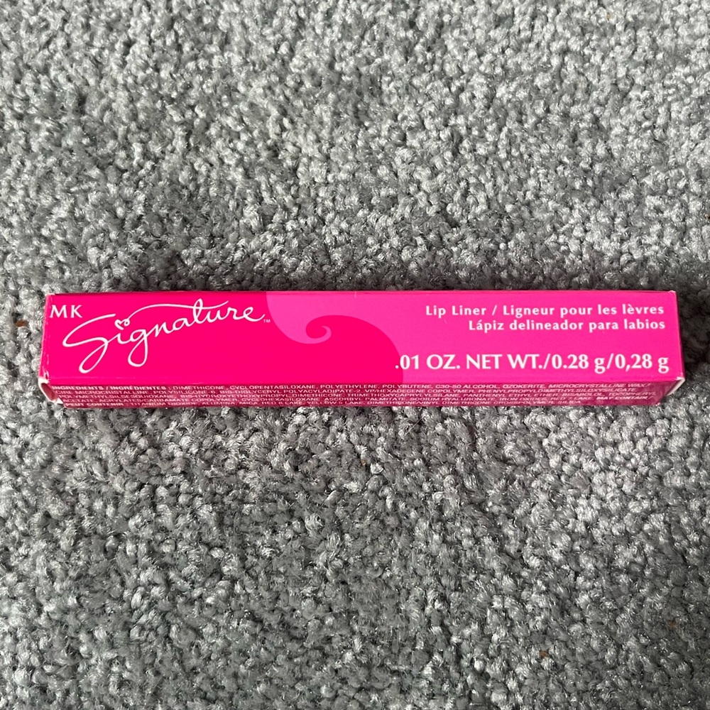 Signature Lip Liner in Coral